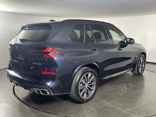 2025 BMW X5 M60i