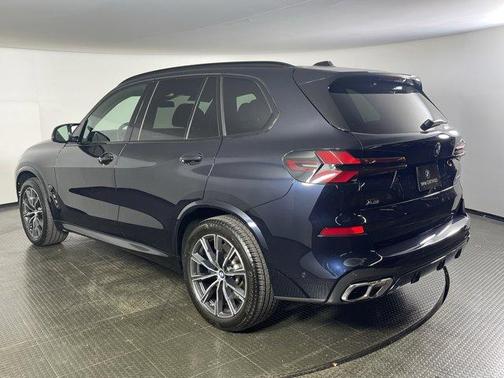 2025 BMW X5 M60i