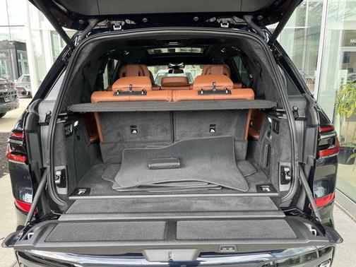 2025 BMW X7 M60i