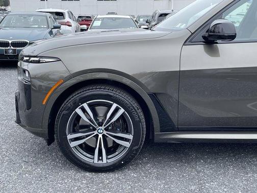 2025 BMW X7 M60i