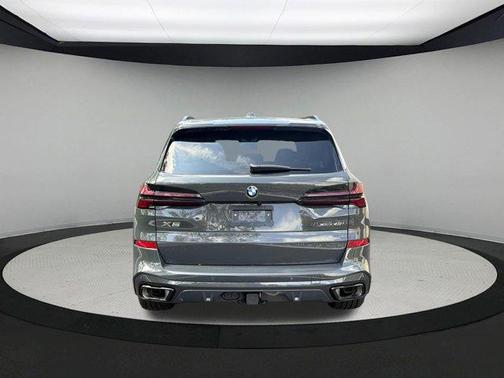 Gray Metallic 2026 BMW X5 xDrive40i