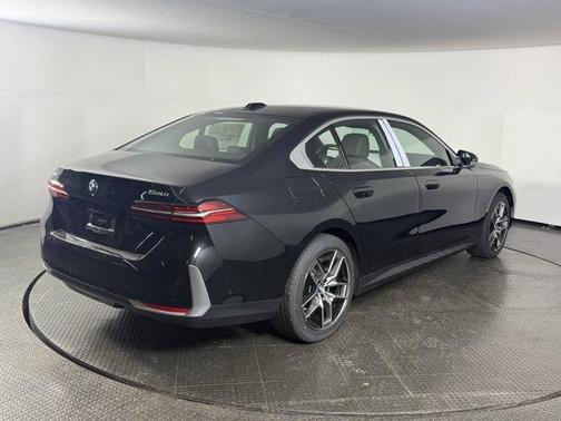 2026 BMW 530 i xDrive