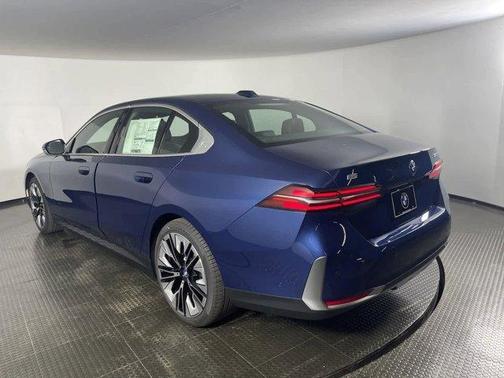 2024 BMW i5 eDrive40