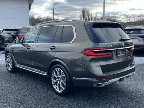2025 BMW X7 xDrive40i