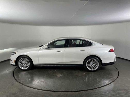 2024 BMW 530 i xDrive