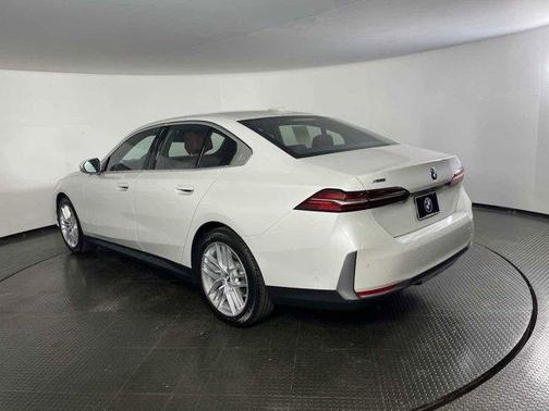 2024 BMW 530 i xDrive