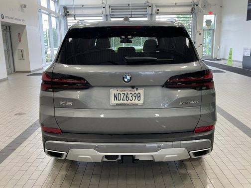Gray 2026 BMW X5 xDrive40i