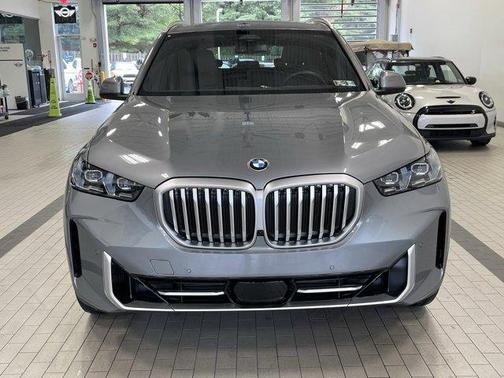 Gray 2026 BMW X5 xDrive40i