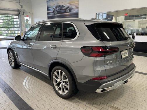 Gray 2026 BMW X5 xDrive40i