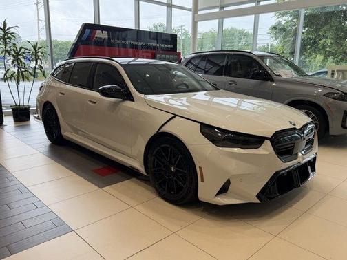 Alpine White 2026 BMW M5 Base