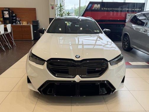Alpine White 2026 BMW M5 Base