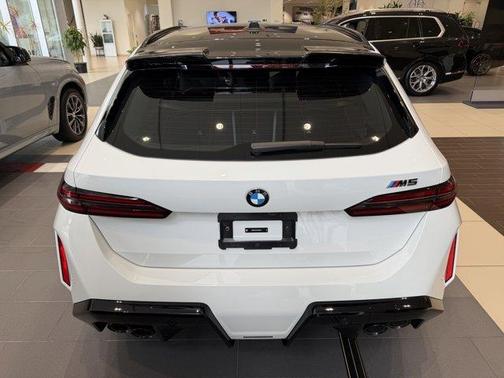 Alpine White 2026 BMW M5 Base