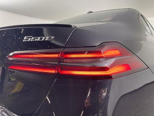 2026 BMW 550e xDrive