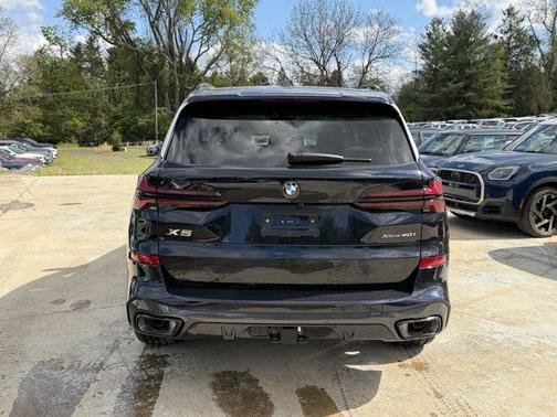Carbon Black Metallic 2026 BMW X5 xDrive40i