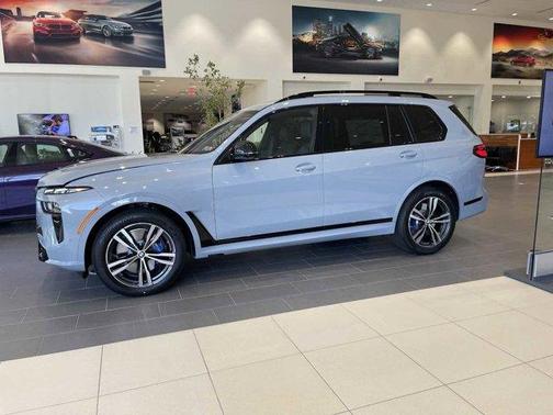 2025 BMW X7 M60i
