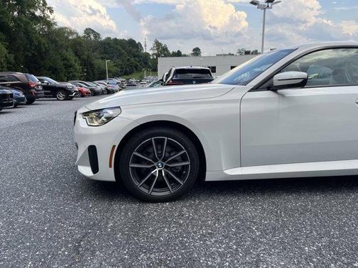 2025 BMW 230 i xDrive