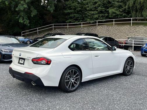 2025 BMW 230 i xDrive