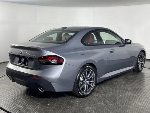 2025 BMW 230 i xDrive