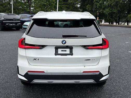 Mineral White Metallic 2026 BMW X1 xDrive28i