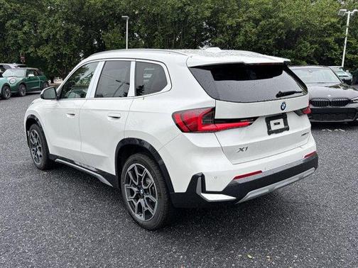 Mineral White Metallic 2026 BMW X1 xDrive28i