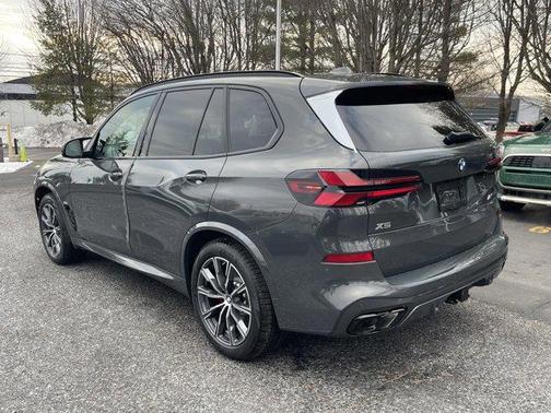 2026 BMW X5 M60i
