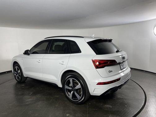 2023 Audi Q5 45 S line Prestige
