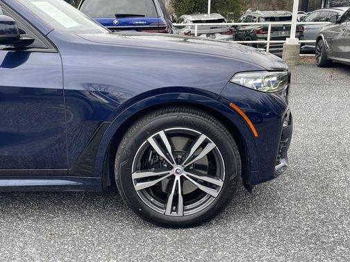 2022 BMW X7 M50i