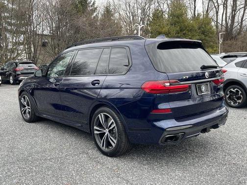 2022 BMW X7 M50i
