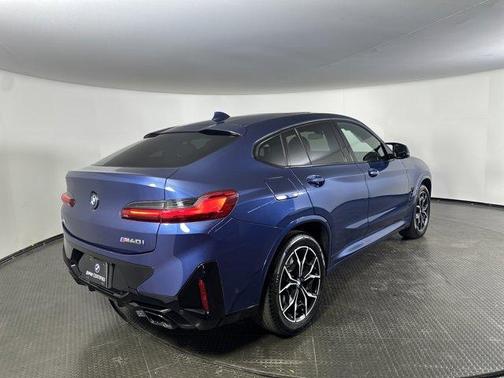 2025 BMW X4 M40i