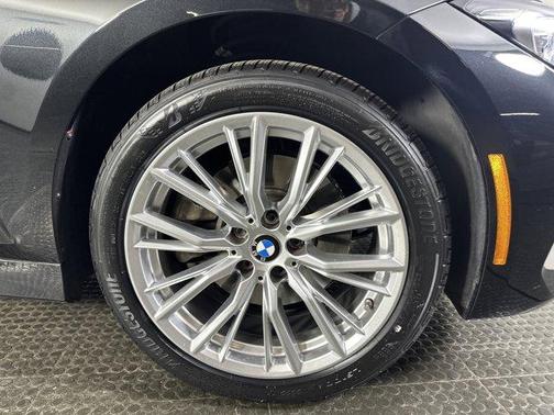 2023 BMW 330 i xDrive