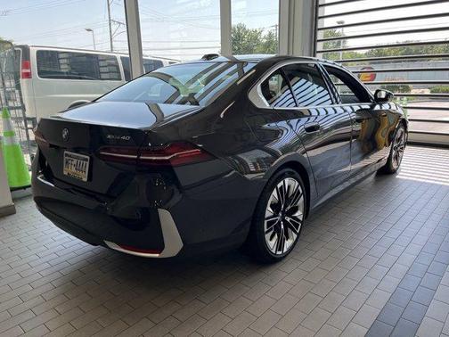 2025 BMW i5 xDrive40