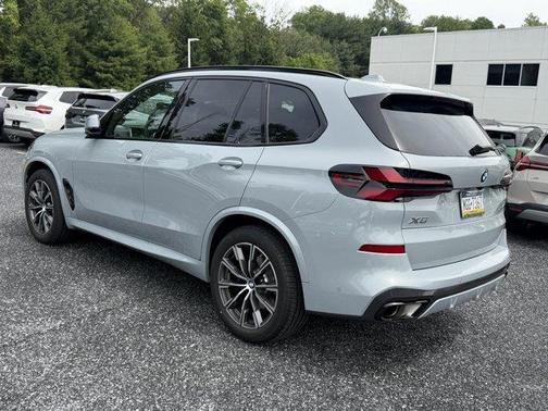 Gray Metallic 2026 BMW X5 xDrive40i