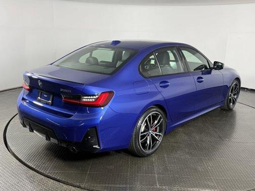 2023 BMW 330 i xDrive