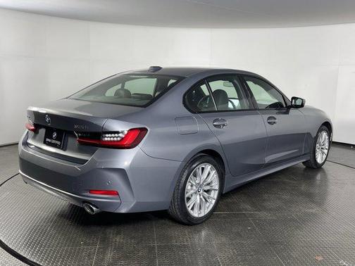 2023 BMW 330 i xDrive