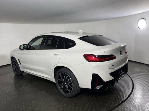 2024 BMW X4 M40i
