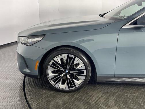 2025 BMW 540 i xDrive