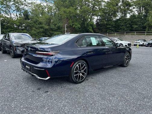 2024 BMW 750e xDrive