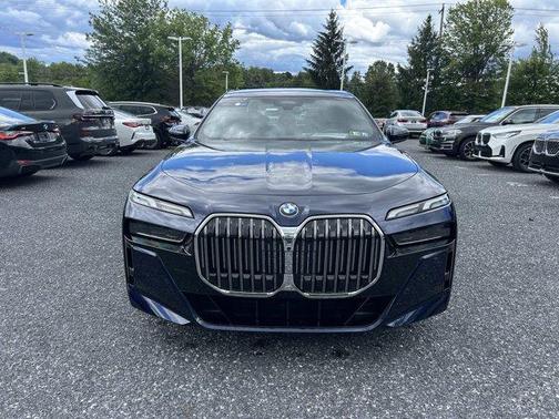 2024 BMW 750e xDrive