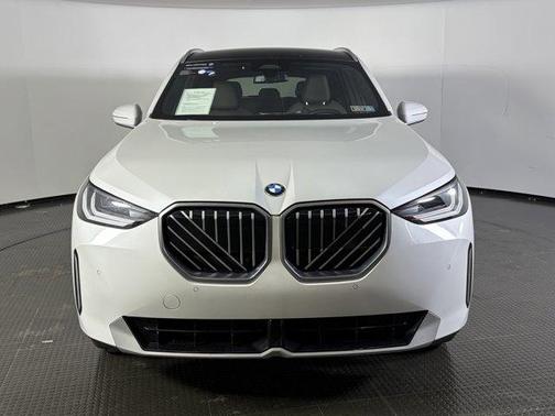 Mineral White Metallic 2025 BMW X3 30 xDrive