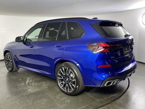 2025 BMW X5 M60i