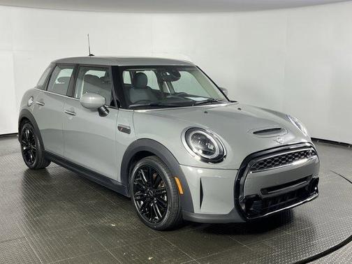 2023 MINI Hardtop Cooper