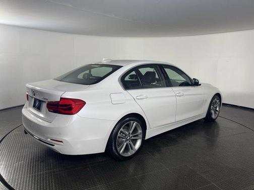 2017 BMW 330 i xDrive