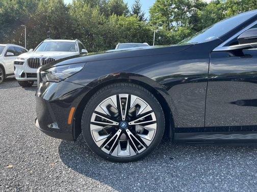 2025 BMW i5 xDrive40
