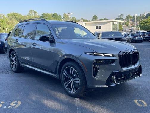 Gray Metallic 2027 BMW X7 M60i