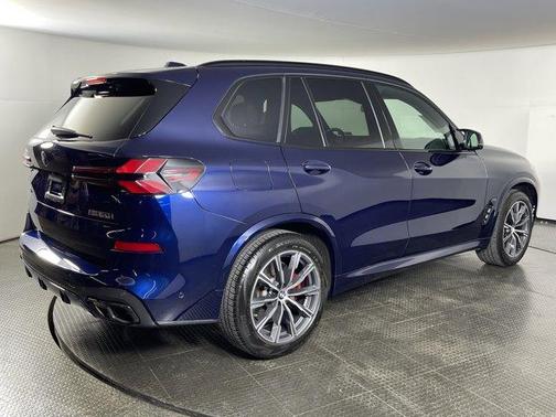 2025 BMW X5 M60i