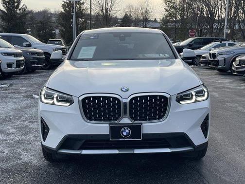 2025 BMW X4 xDrive30i