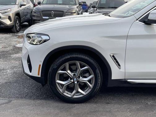2025 BMW X4 xDrive30i