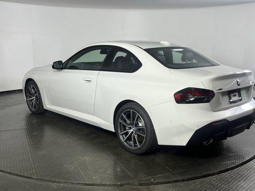 2025 BMW 230 i xDrive