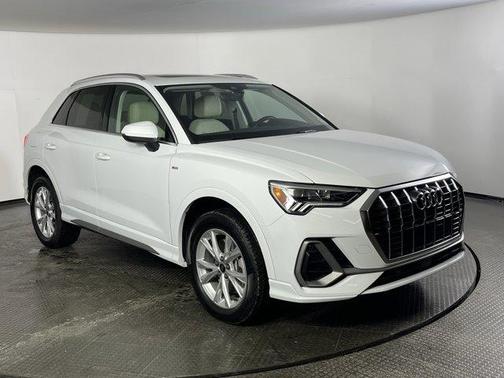 2022 Audi Q3 45 S line Premium