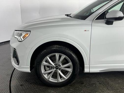 2022 Audi Q3 45 S line Premium
